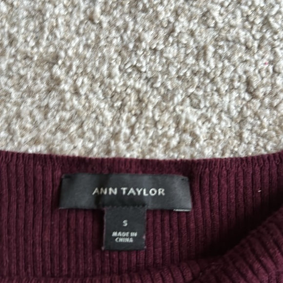 Ann Taylor balloon sleeve sweater size small - Picture 2 of 2